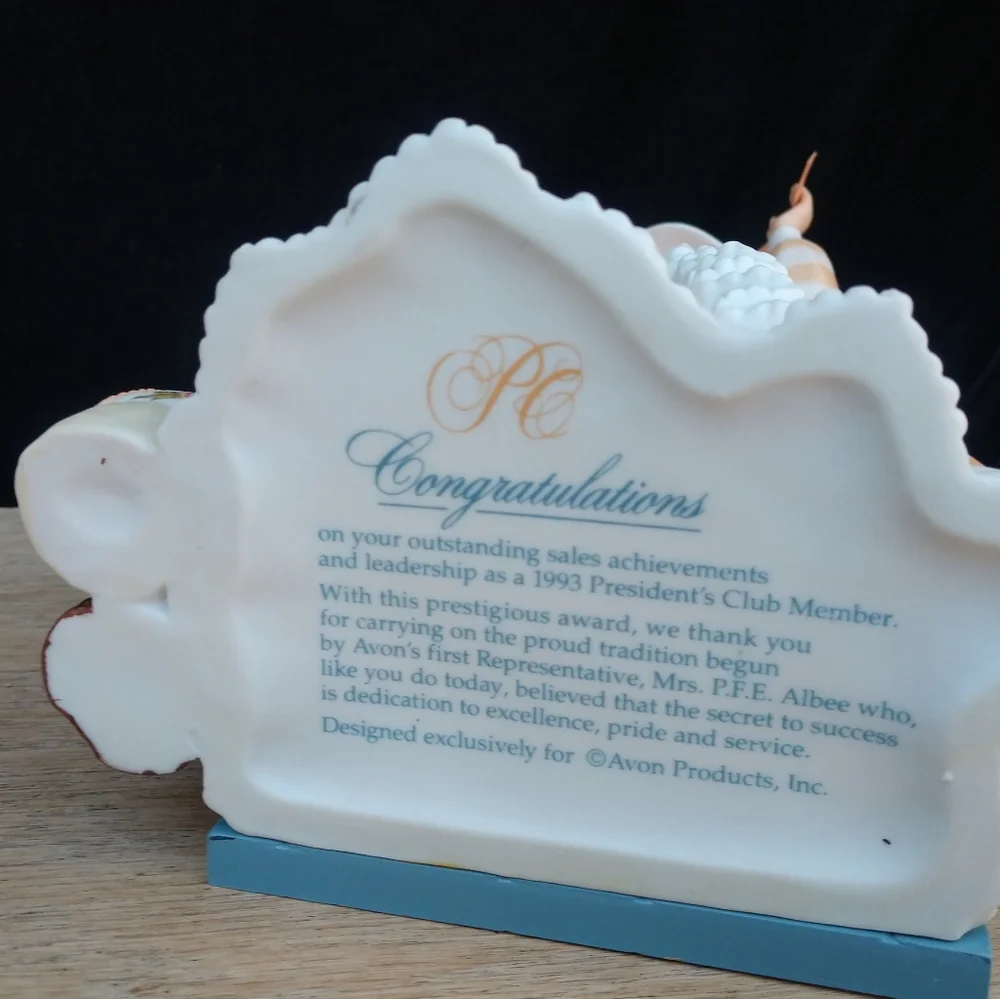 Porcelain Victorian Lady Large Figurine Mrs Albee Fixing Hat in Front of Door - Picture 3 of 6